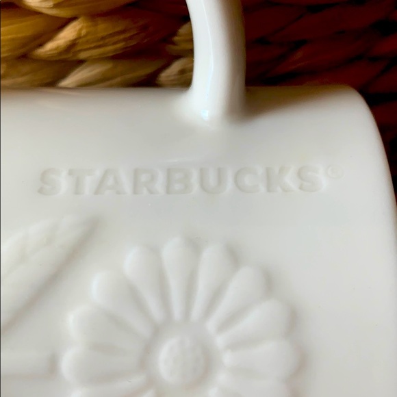 2 VTG Starbucks white embossed sunflower mugs - Picture 2 of 10